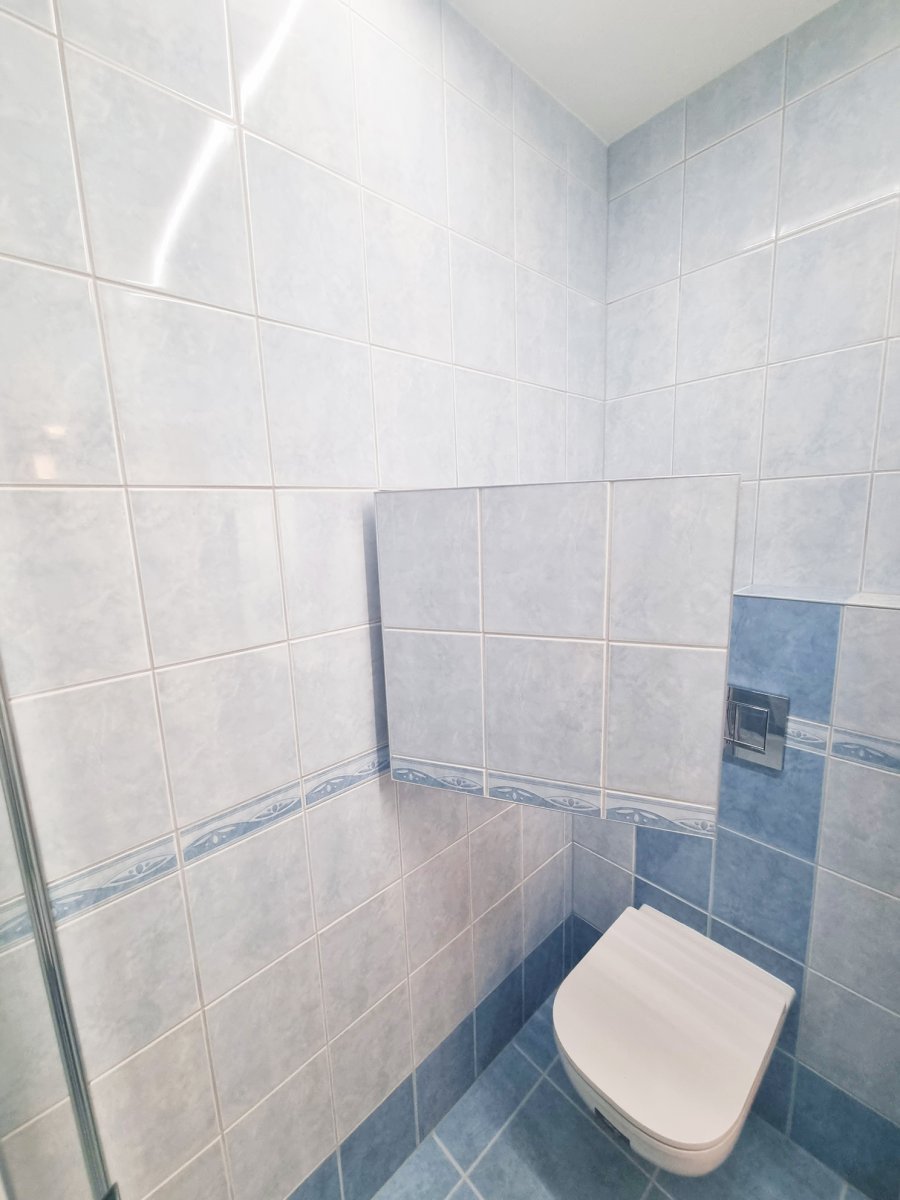  Neviditelná revizní dvířka HAVOS pod obklady 600x600 mm s přístupem k technickému zázemí. Obklady RAKO Neo a dlažba GAT2J155. Rekonstrukce interiérů,  koupelen a kuchyní Svitavy, Hradec Králové | Pemtrade.cz.