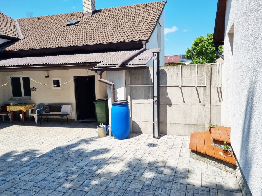 Rekonstrukce dvora 2. Rekonstrukce koupelny, kuchyně a interiéru bytu Svitavy, Hradec Králové | Pemtrade.cz