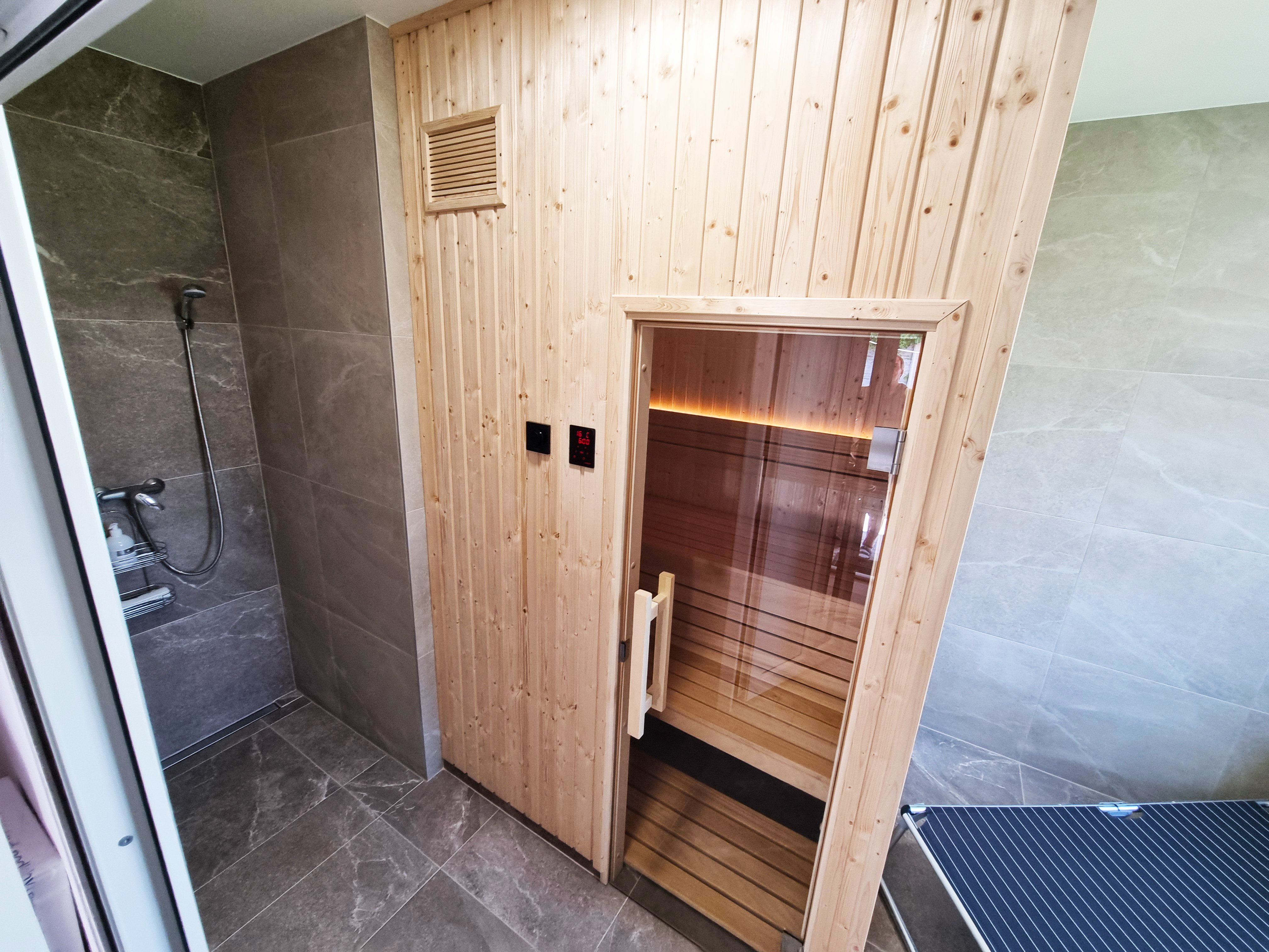 Stavba wellness 6. Rekonstrukce koupelny, kuchyně a interiéru bytu Svitavy, Hradec Králové | Pemtrade.cz