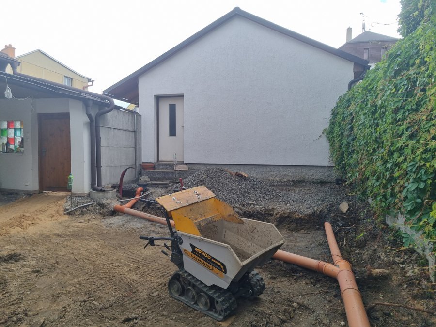 Výkopové práce, rozvody 3. Rekonstrukce koupelny, kuchyně a interiéru byt Svitavy, Hradec Králové | Pemtrade.cz